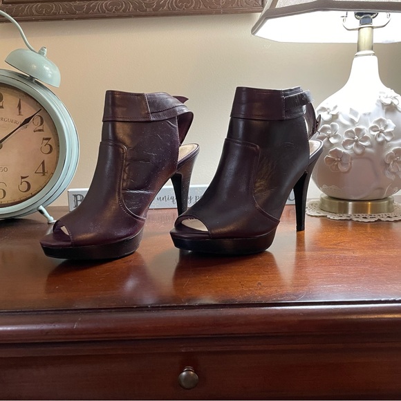 Nanette Lenore high heel open toe boot/shoes wine color like new size 8 - Picture 6 of 6